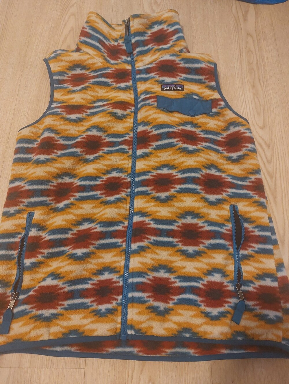 Patagonia Aztec Print Fleece Vest in Red, Yellow, Teal Large - Picture 2 of 6